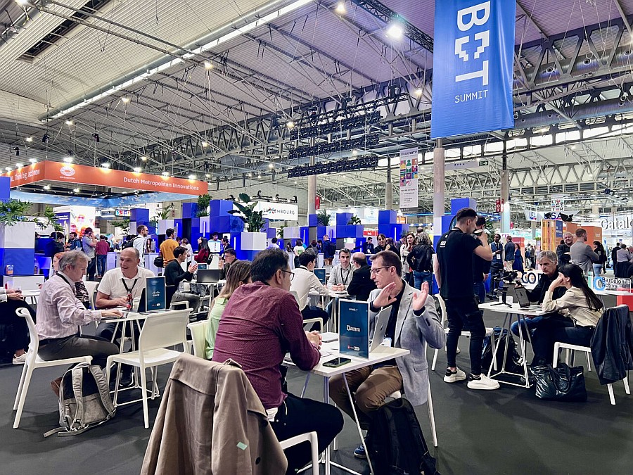 La nova edició del Barcelona Deep Tech Summit (BDTS), que va tenir lloc del 5 al 7 de novembre, va reunir més de 2.500 persones de l’ecosistema emprenedor i tecnològic referents del sector del Deep Tech. 