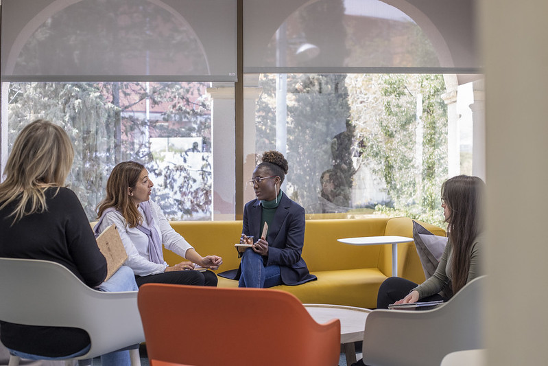 The activity programmes offer specific services and resources for the network of cooperative businesses and entities that work to build an economy linked to the community.