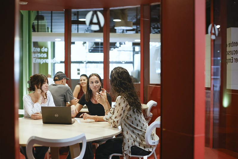 The selected companies will receive mentoring from professional executives with recognised backgrounds to boost their growth and consolidation