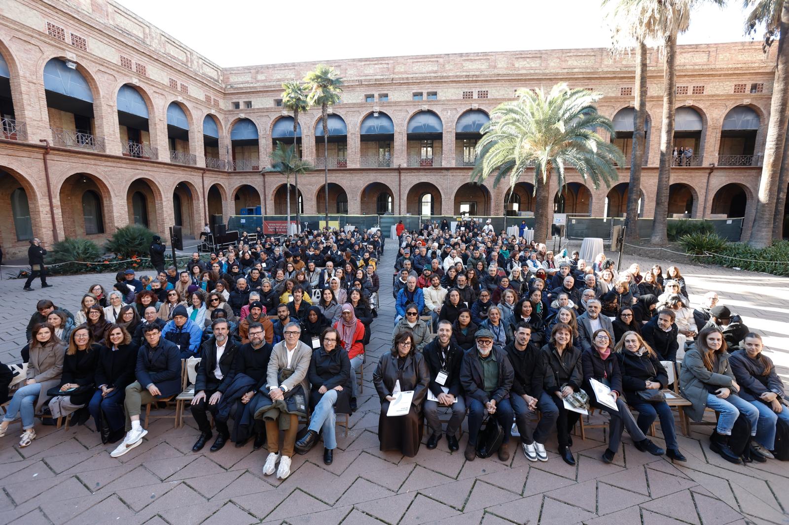 Els PICs combinen contractació laboral, formació i acompanyament per facilitar la inserció sociolaboral de les persones a l’atur.
